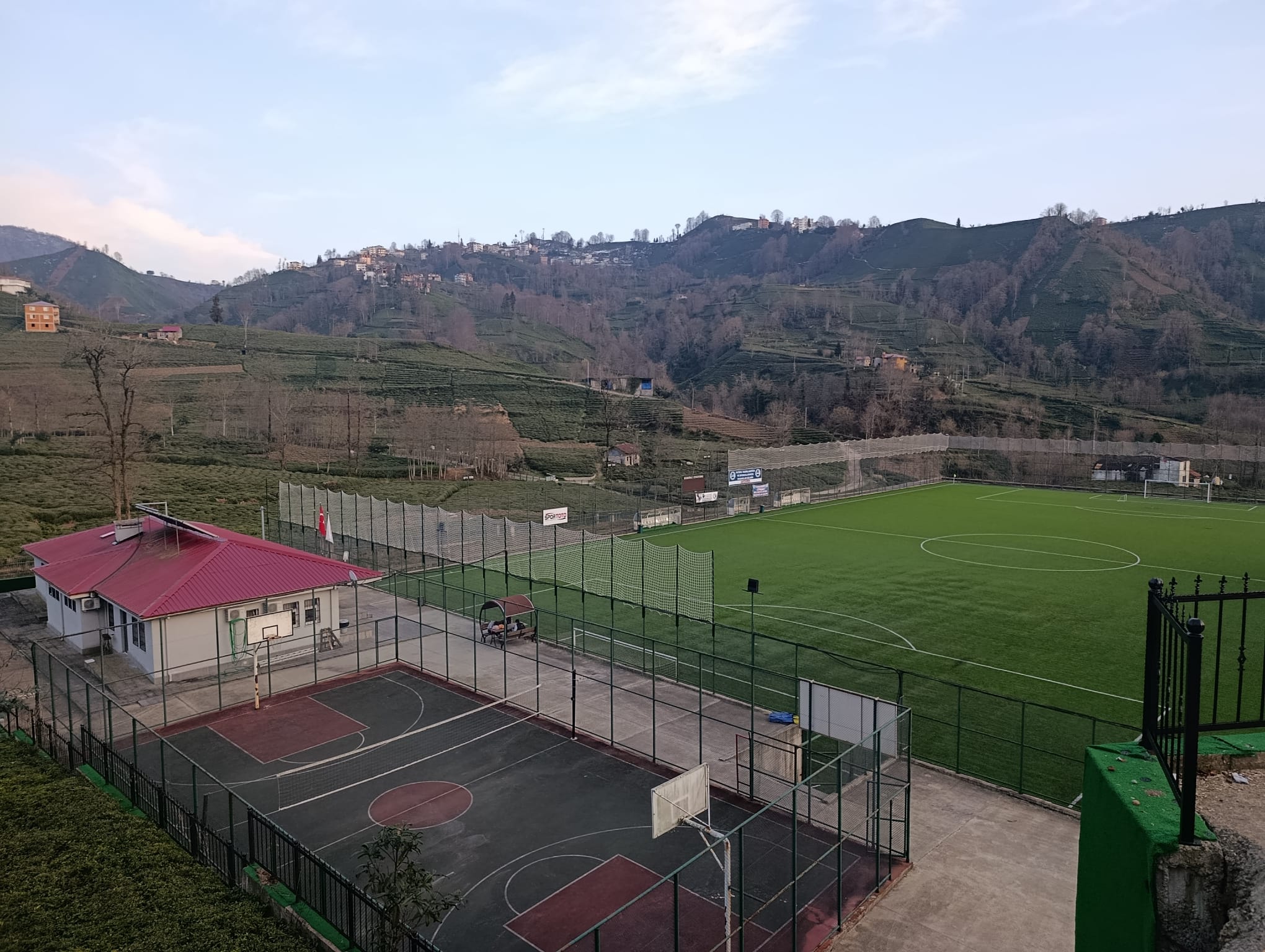 KENDİRLİ FUTBOL SAHASI